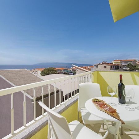 Stunning Apartment In Makarska Exterior photo