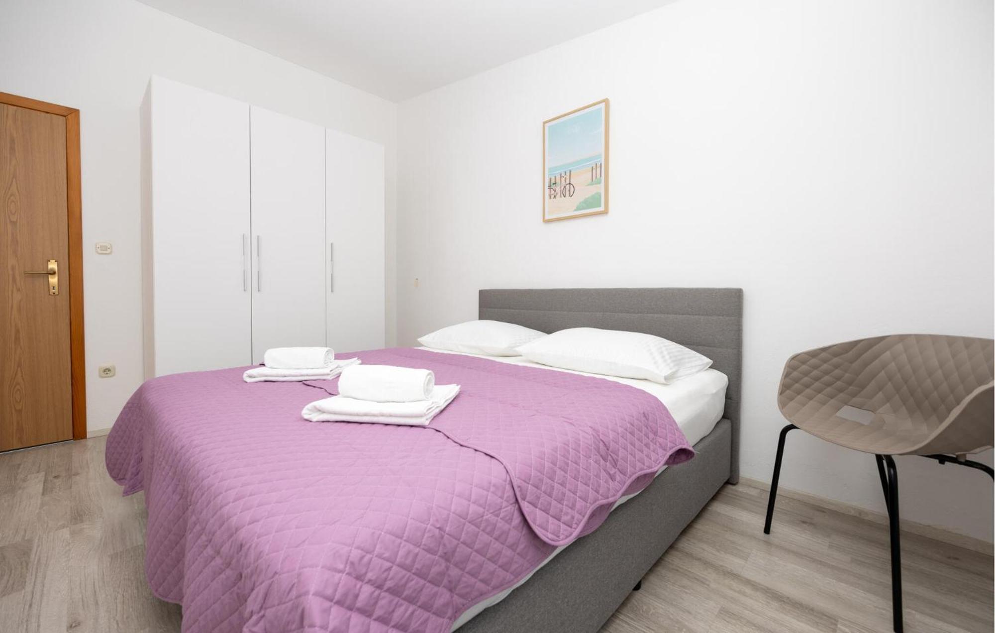 Stunning Apartment In Makarska Exterior photo