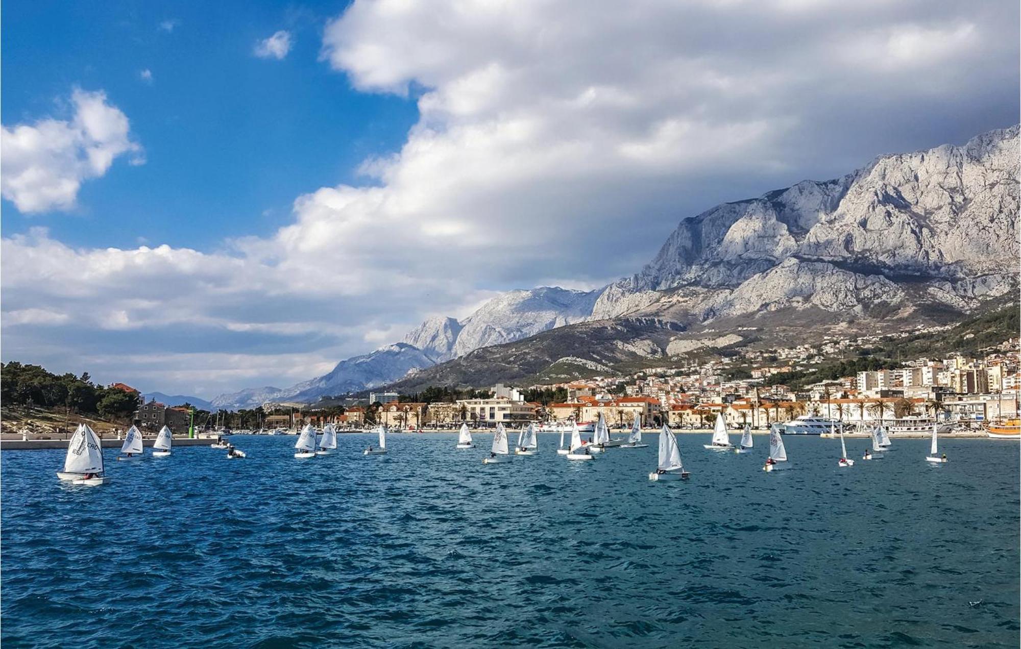 Stunning Apartment In Makarska Exterior photo